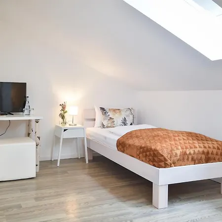 Habitat Esslingen 2* エスリンゲン